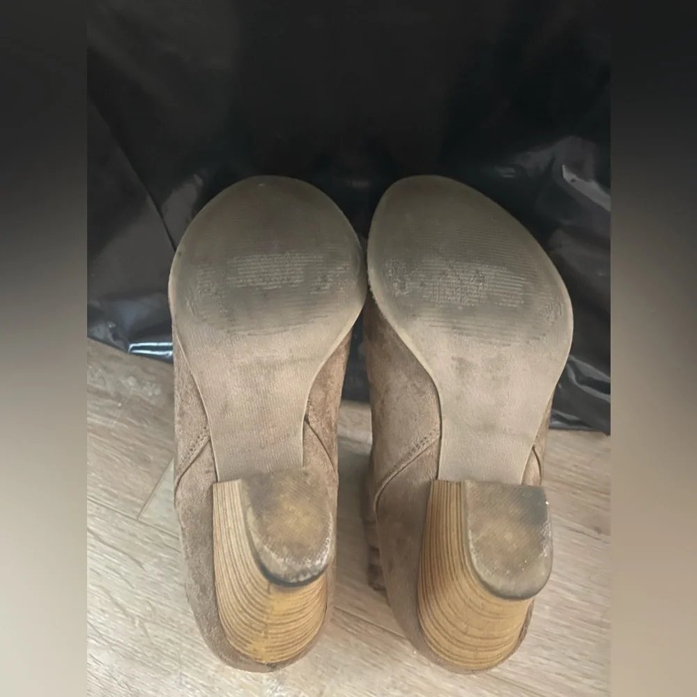 Booties - Picture 4 of 4